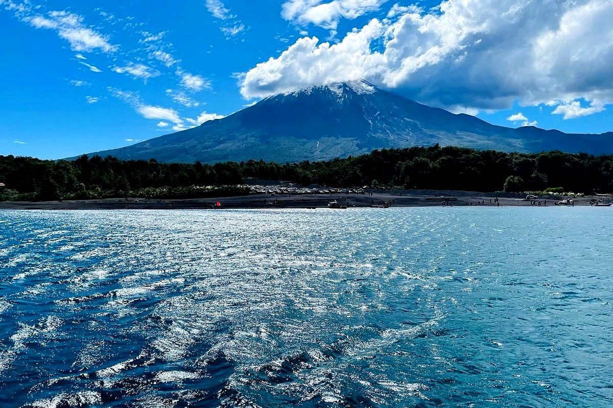 Lago Todos los Santos y volcán, sector Ensenada