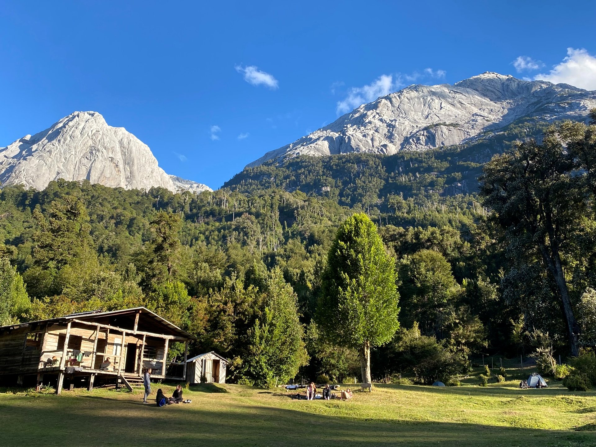 Sector La Junta, campings y montañas de granito del Valle Cochamó